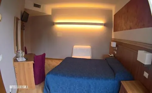 Hotel La Bussola パデンゲ・スル・ガルダ