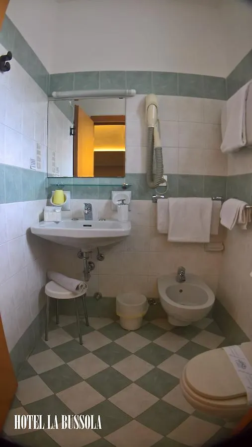 Hotel La Bussola パデンゲ・スル・ガルダ 3*,  イタリア
