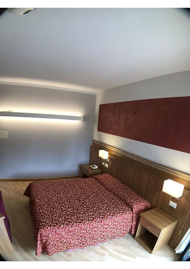 Hotel La Bussola Padenghe sul Garda 3*,  Italien
