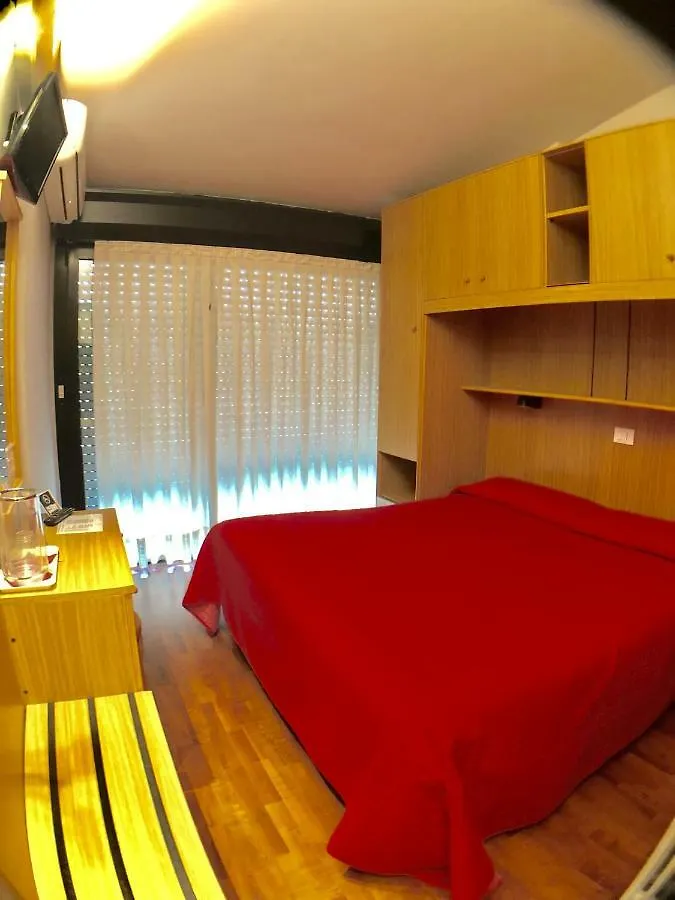 Hotel La Bussola Padenghe sul Garda 3*,